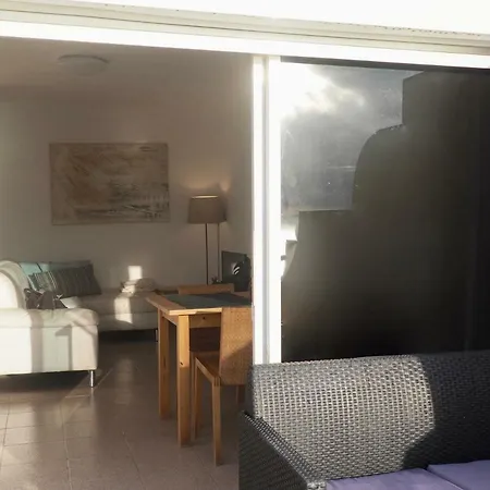 בית נופש Seaview Duplex